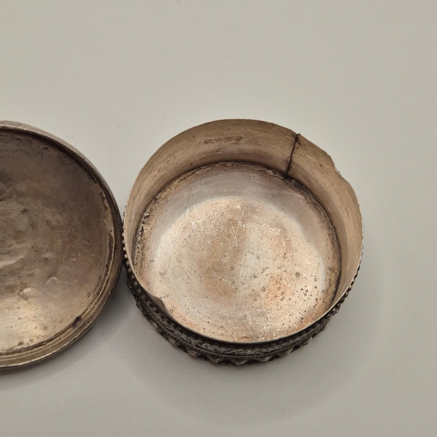 Kleine Vintage Pillendose Schmuckschatulle