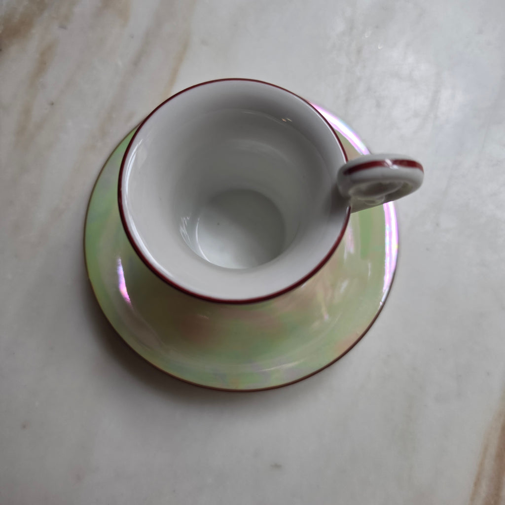 Vintage Mokkatasse mit Lüsterglasur & Romantik-Motiv – Porzellan Sammeltasse