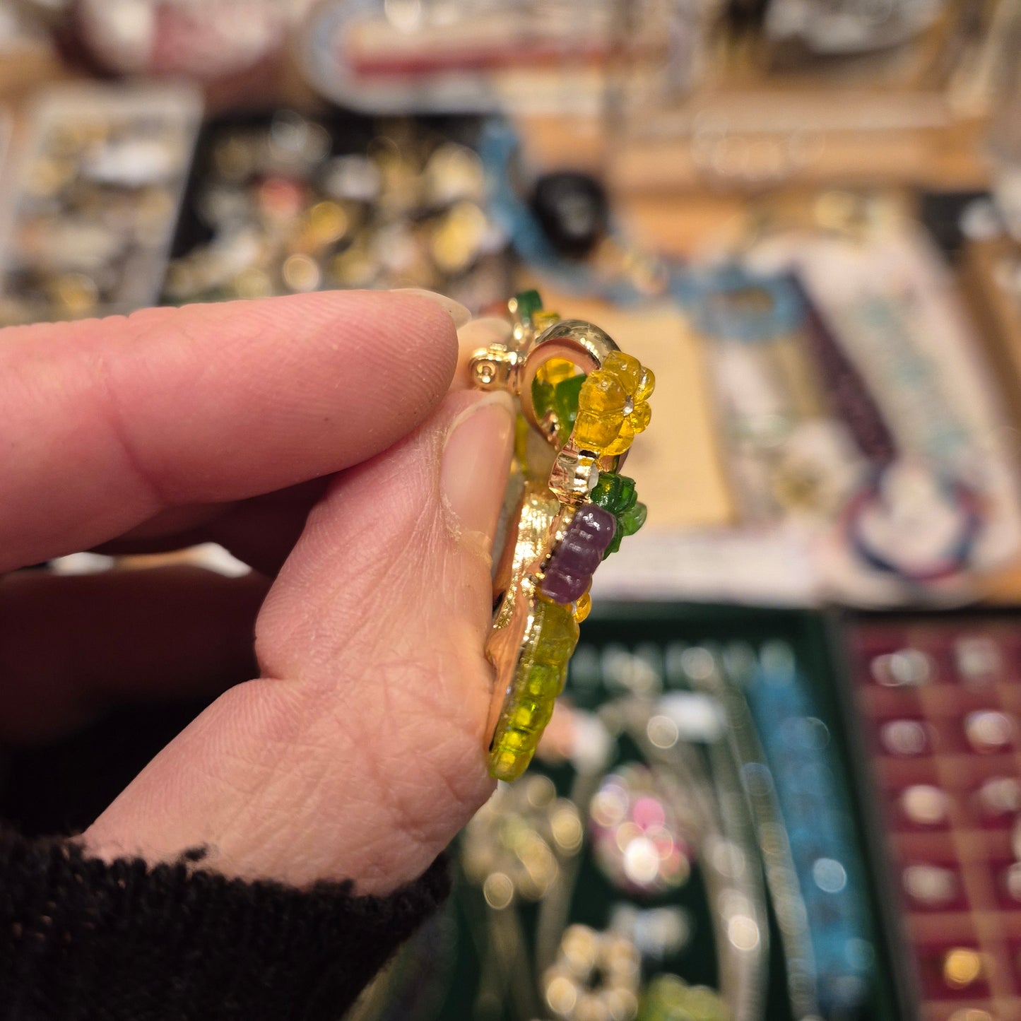 Große Statement Brosche / Blumenbouquet Modeschmuck