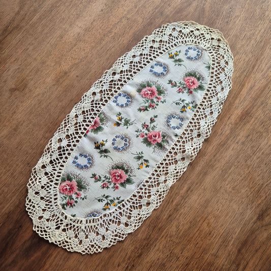 Antike kleine weiße ovale Zierdecke 47x22cm mit Blumenmuster