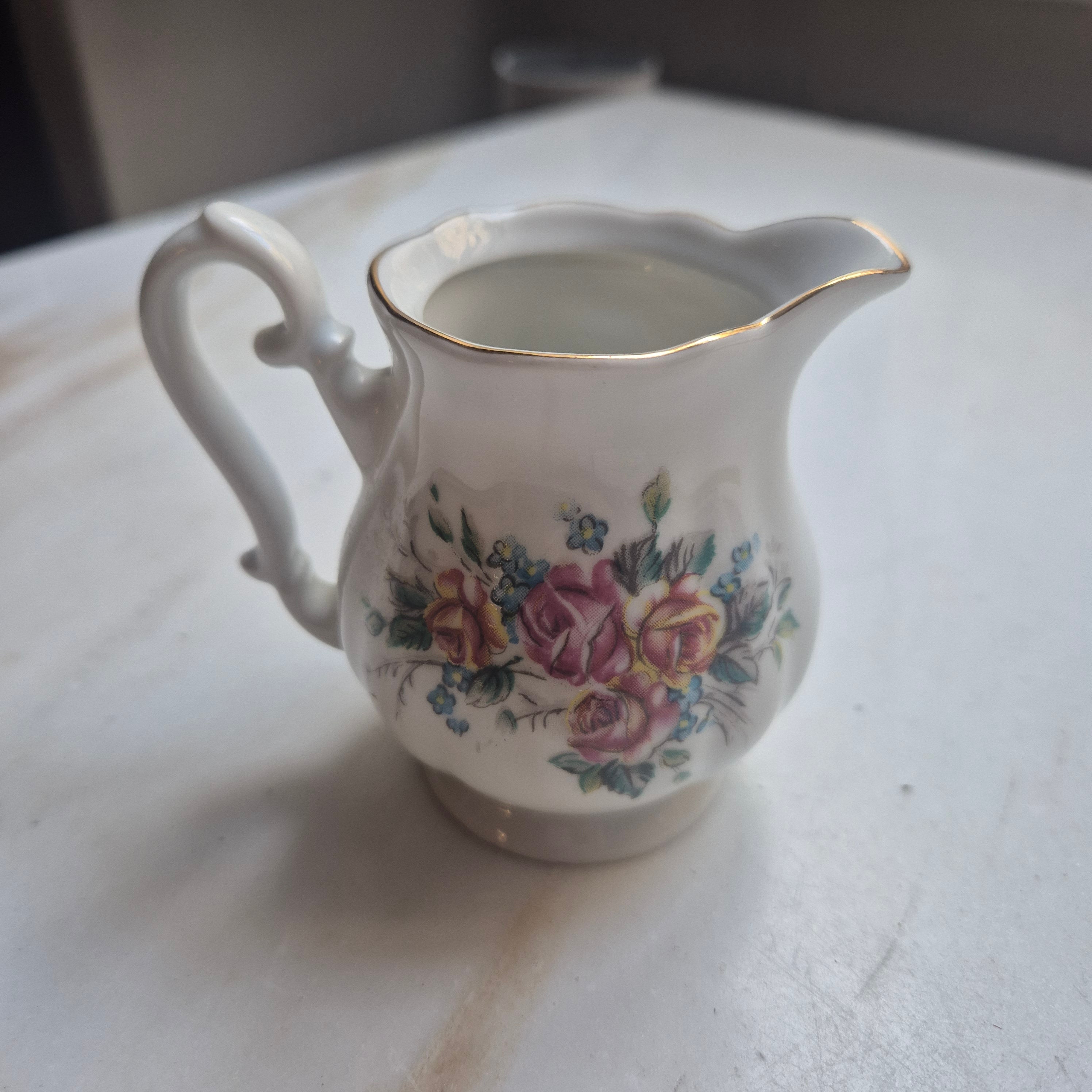 Kleines Retro Milchkännchen Porzellan Germany