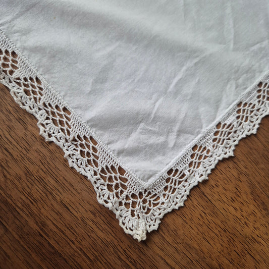 Vintage Stofftaschentuch weiß Baumwolle gehäkelt/geklöppelt 29x27cm