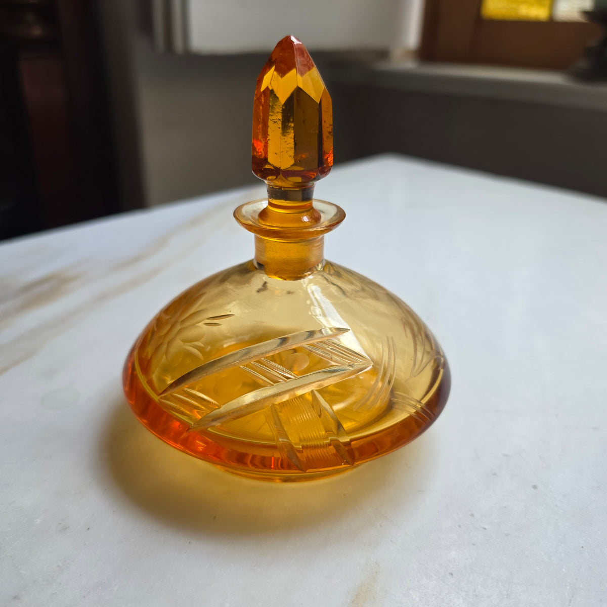 Vintage Parfumflakon aus Bernstein-Kristallglas – Handgeschliffen mit Stöpsel