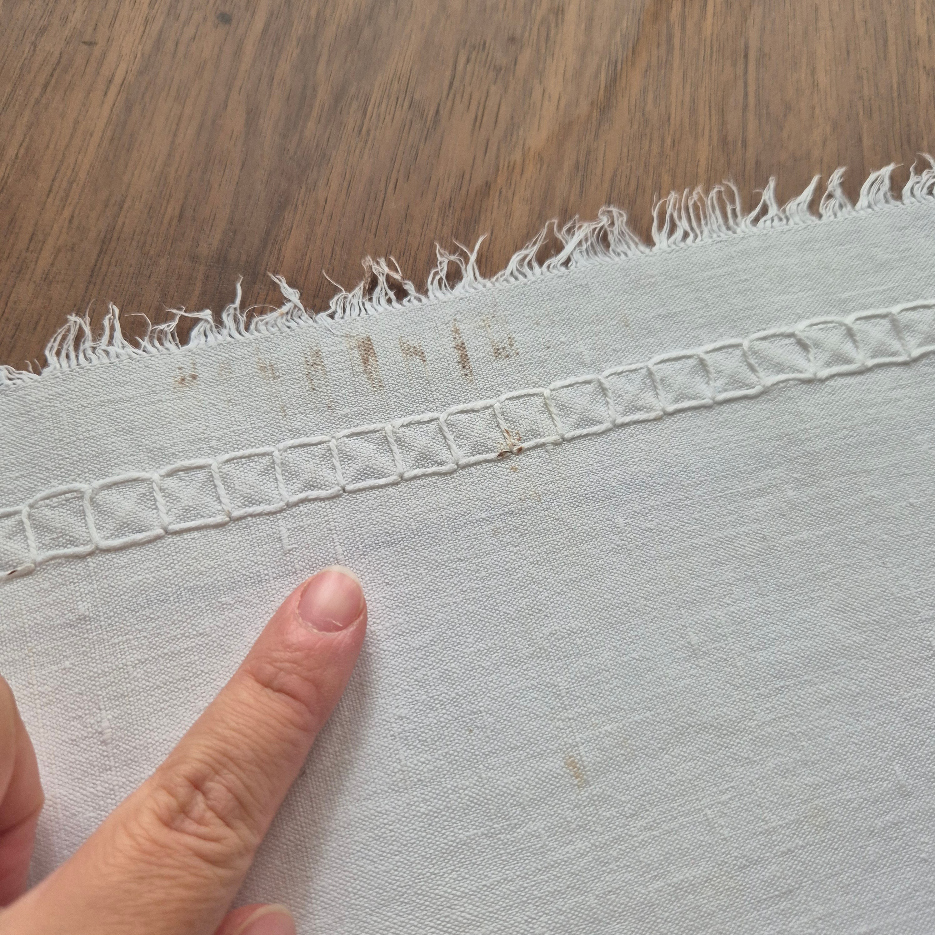 2x antike Zierdeckchen weiß Tischdecke 38x22cm mit Flecken! 🤍