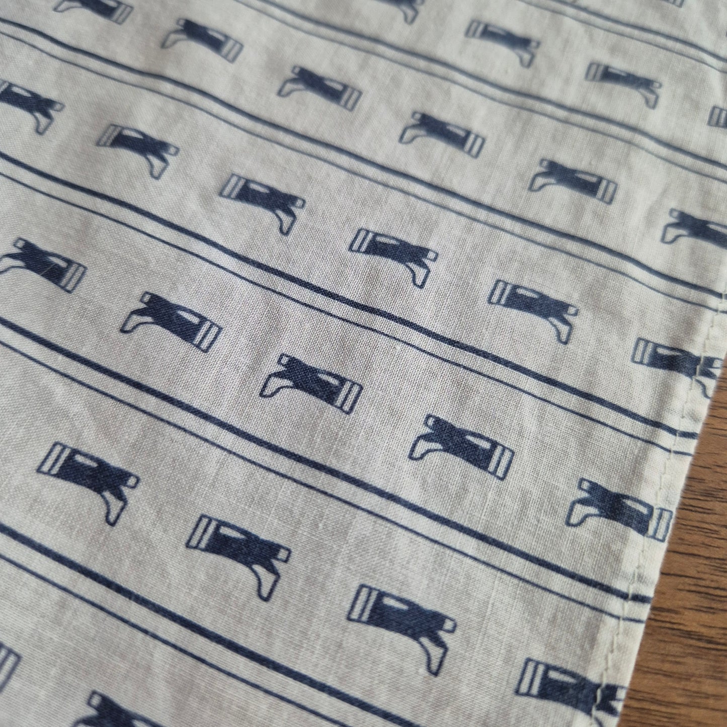 Dreiecktuch Vintage weiß blau mit Stiefelmotiv  Halstuch Kopftuch 120x80cm