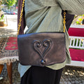 Vintage Moschino schwarze Schultertasche mit Herz 90er Jahre