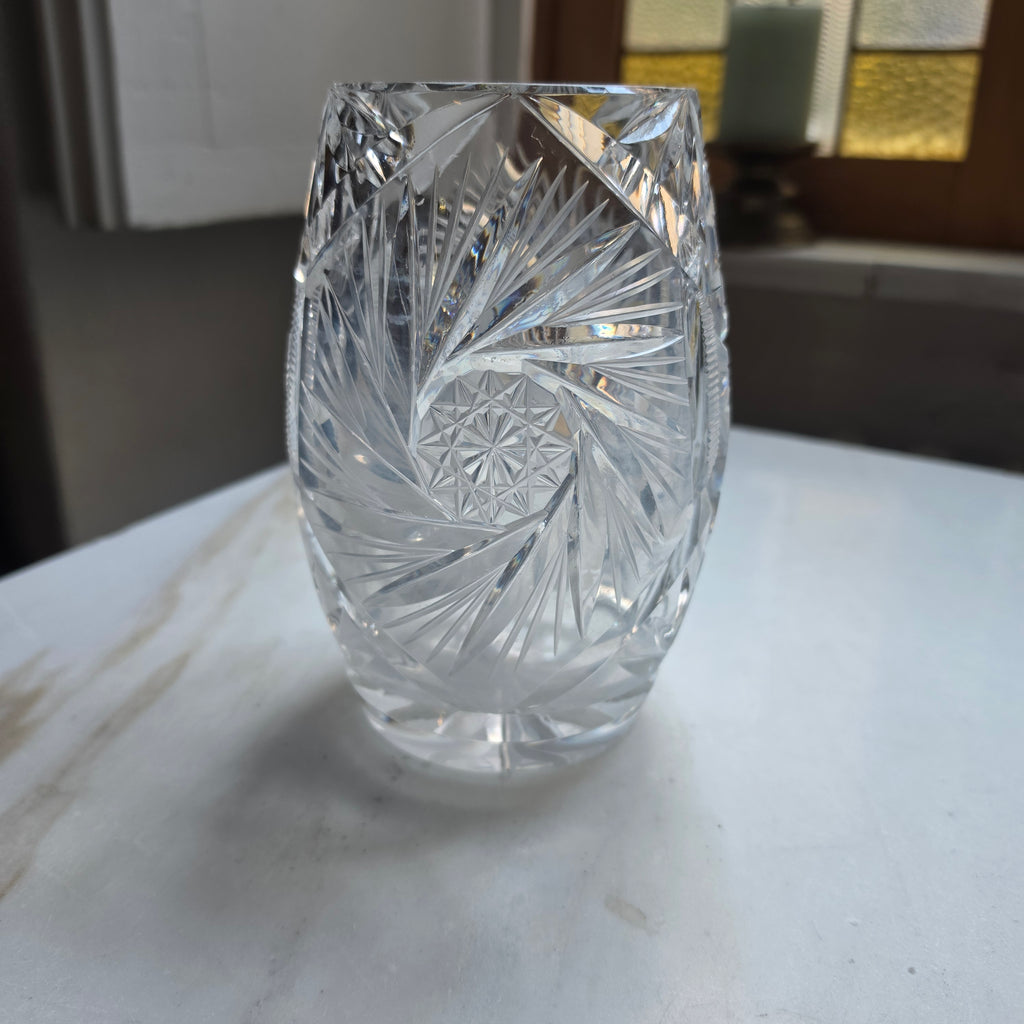 Vintage Kristall-Vase mit dynamischem Wirbelschliff & Sternenmuster | Schweres Bleikristall, Mid-Century Prunkvase