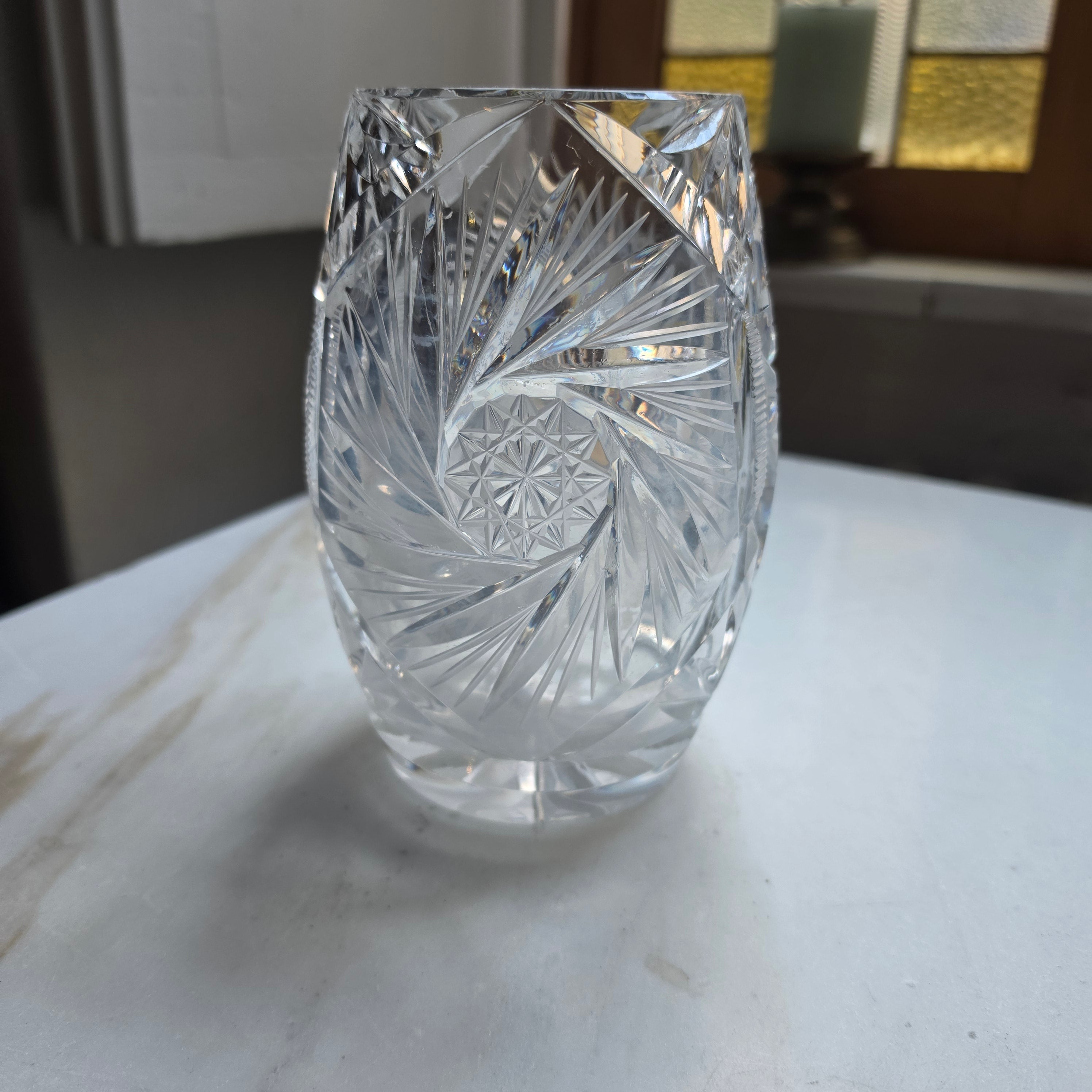 Vintage Kristall-Vase mit dynamischem Wirbelschliff & Sternenmuster | Schweres Bleikristall, Mid-Century Prunkvase
