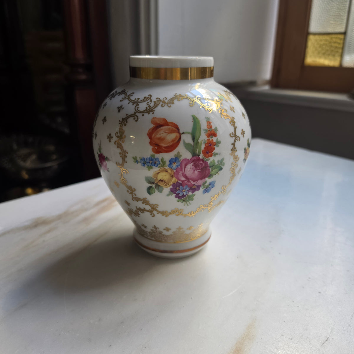 Edle Vintage Kugelvase aus Porzellan – Schumann Bavaria Filigranes Golddekor & Blumenbouquet
