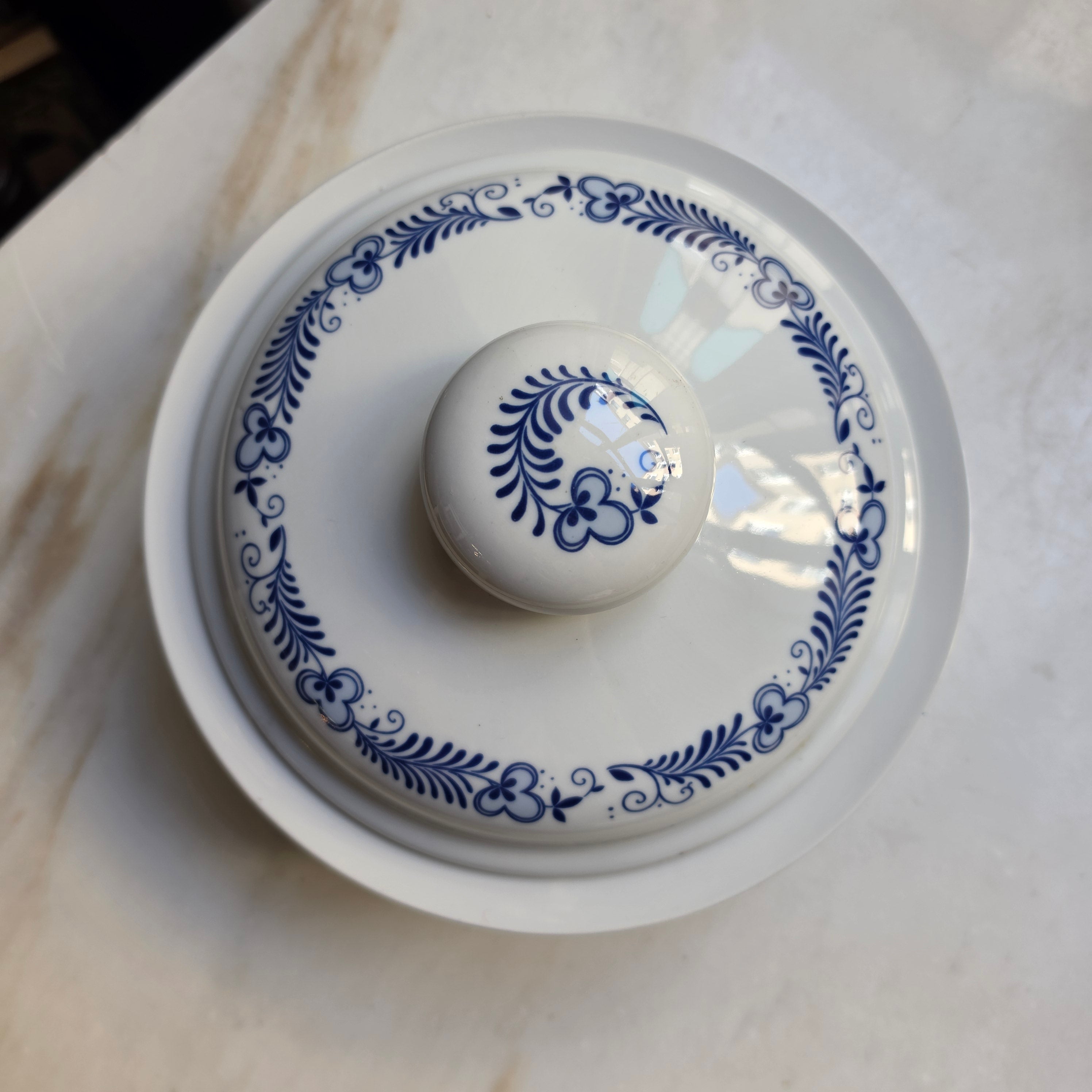 Vintage Freiberger Porzellan KERAflam Terrine / Schüssel mit Deckel – Blau-Weißes Windmühlen-Motiv