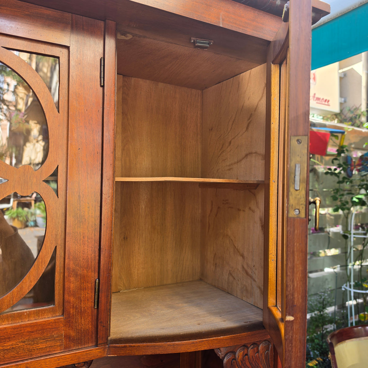 Antikes Küchenbuffet aus Echtholz – Jugendstil Anrichte mit Vitrine & Schnitzereien