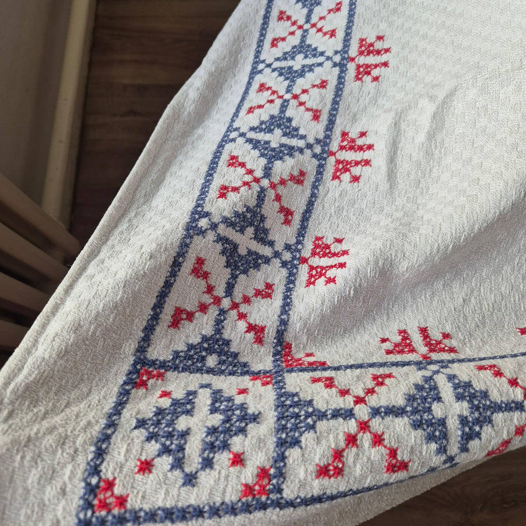 Antike Leinen Baumwolle Tischdecke 150x190cm weiß mit Kreuzstickerei blau rot