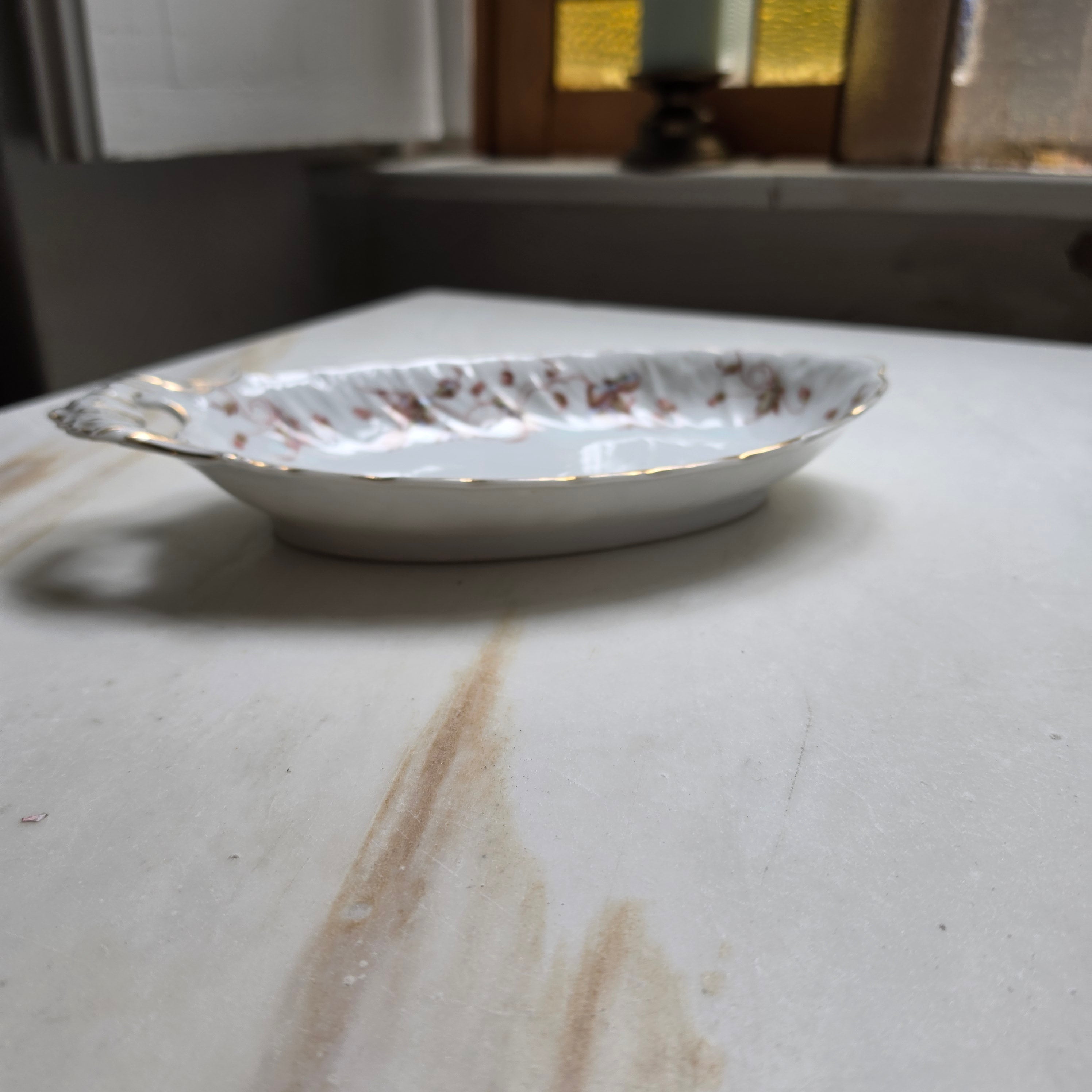 Antike Porzellan-Anbietschale mit floralem Dekor & Goldrand – Vintage Servierschale - Oval