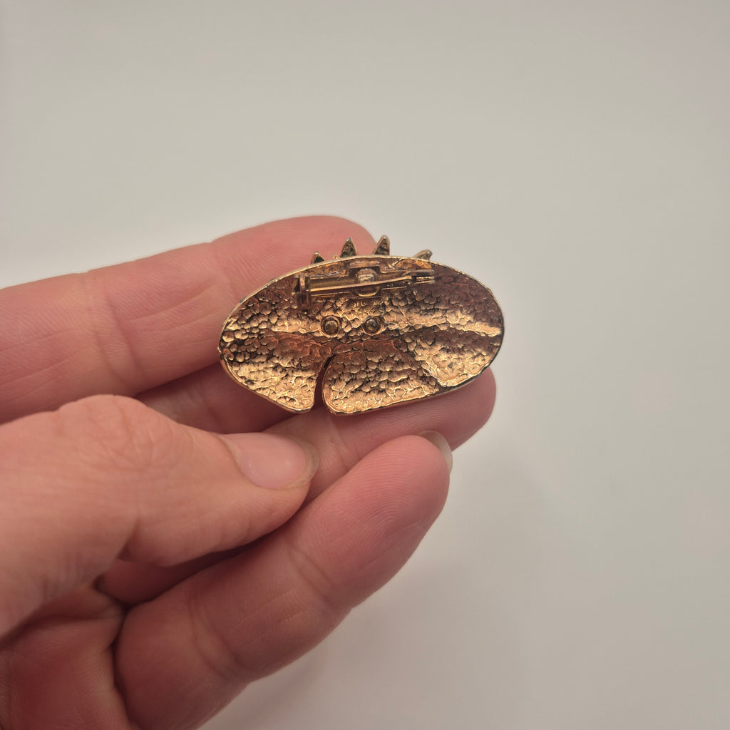 Vintage Seerosen-Brosche mit echter Patina – Gold/Grün