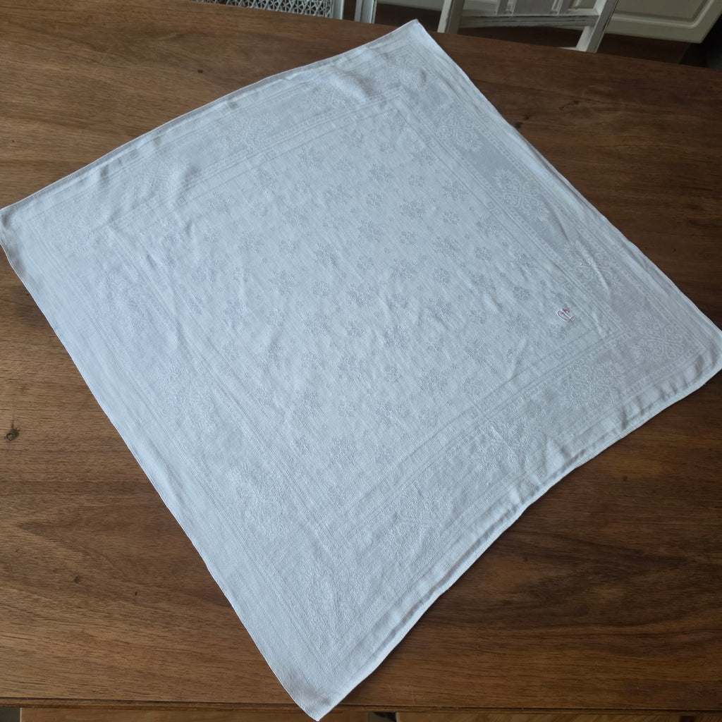 Antike Jugendstil-Damast-Serviette - Mitteldecke mit kunstvollem Monogramm D.L. 60x62cm