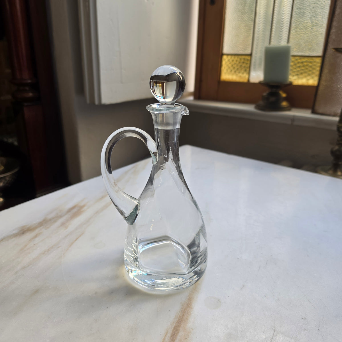 Elegante Glaskaraffe mit Henkel & Kugelstopfen – Zeitloses Design für Essig, Öl & Likör