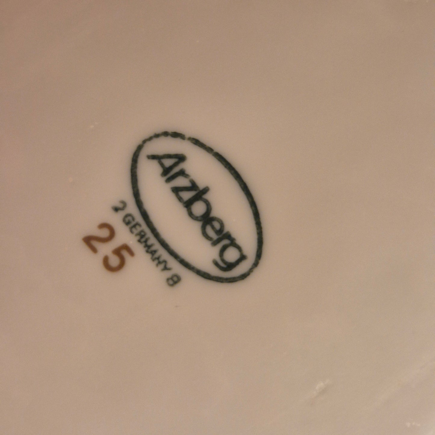 Handgemachte Sojawachskerze Weihnachtesgeschenk Sahne Lebkuchen Dessert in Antiker Porzellan Suppentasse Arzberg