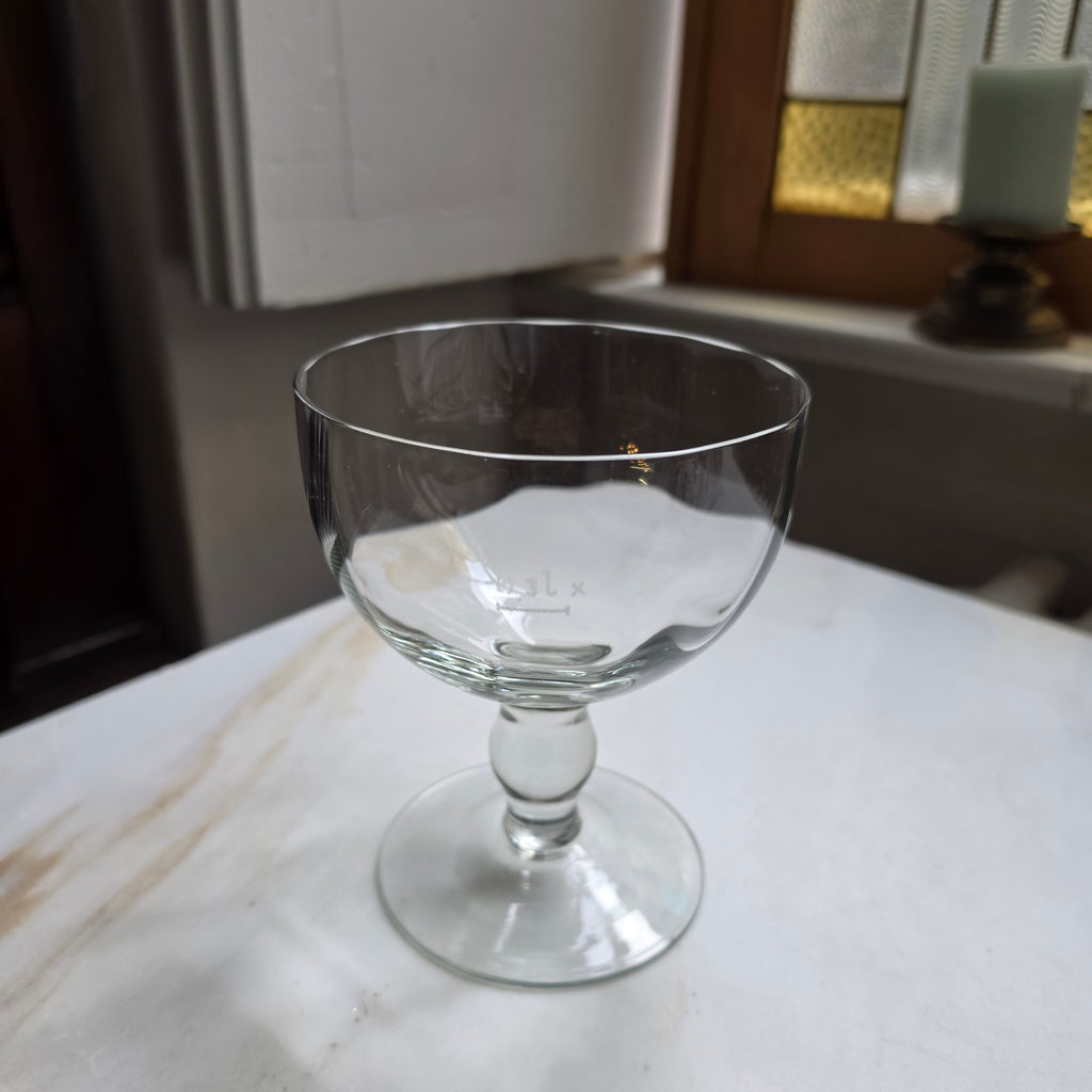 Elegante vintage Bonbonschale - Glas auf Fuß (0,3 l)