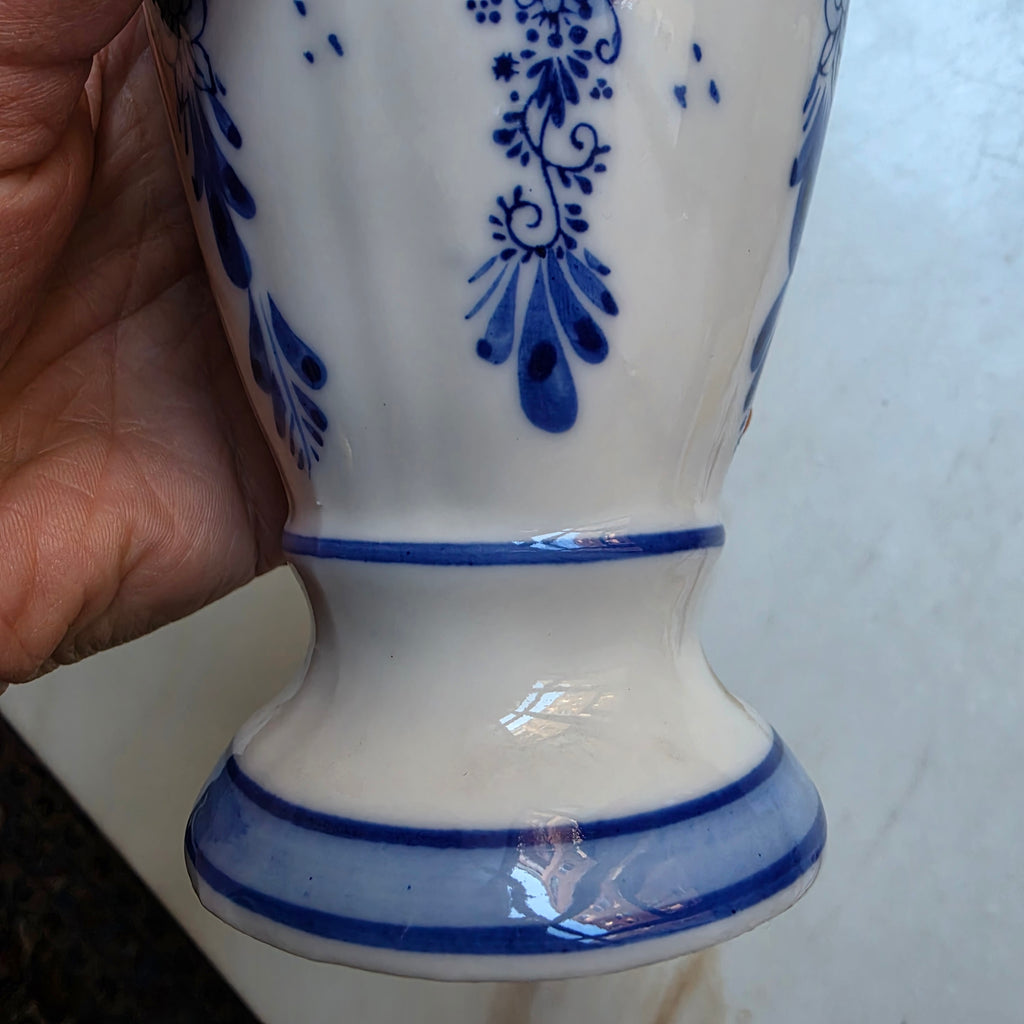Antike Handbemalte Porzellan Vase von K&S weiß blau