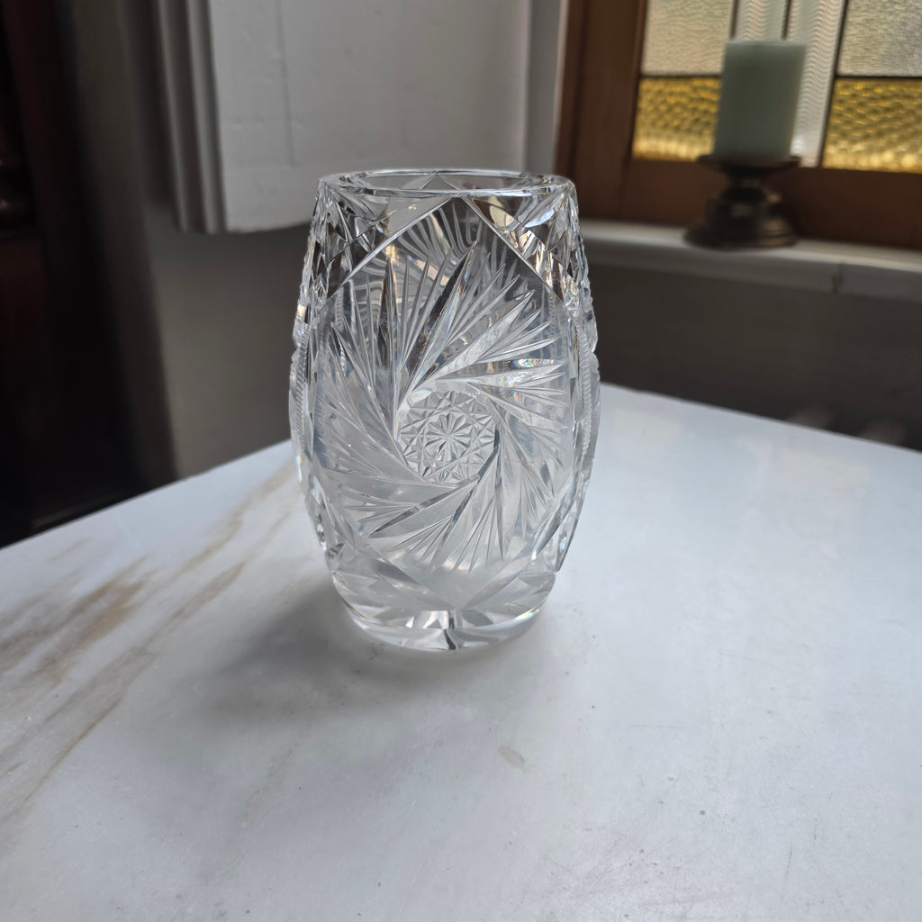 Vintage Kristall-Vase mit dynamischem Wirbelschliff & Sternenmuster | Schweres Bleikristall, Mid-Century Prunkvase