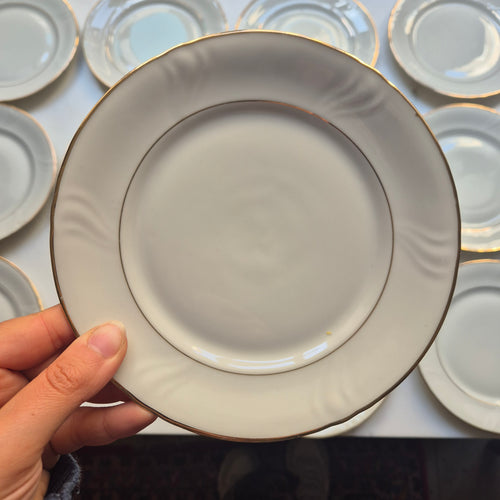 12x Vintage Porzellan Teller Elfenbeinfarbe mit Goldrand von Bavaria Kuchenteller / Frühstücksteller
