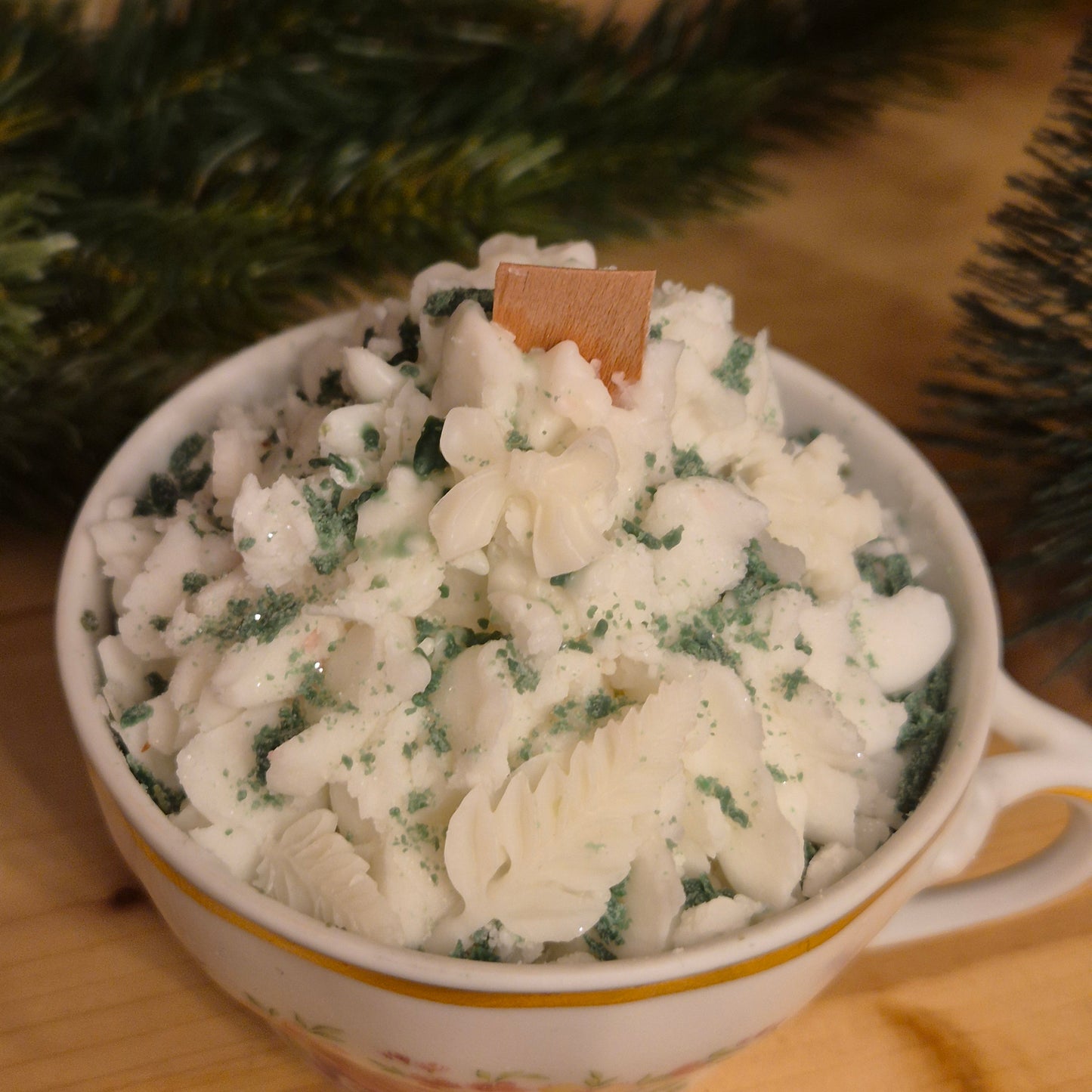 Handgemachte Sojawachskerze Weihnachtesgeschenk Sahne Dessert in Antiker Porzellan Tasse Bavaria