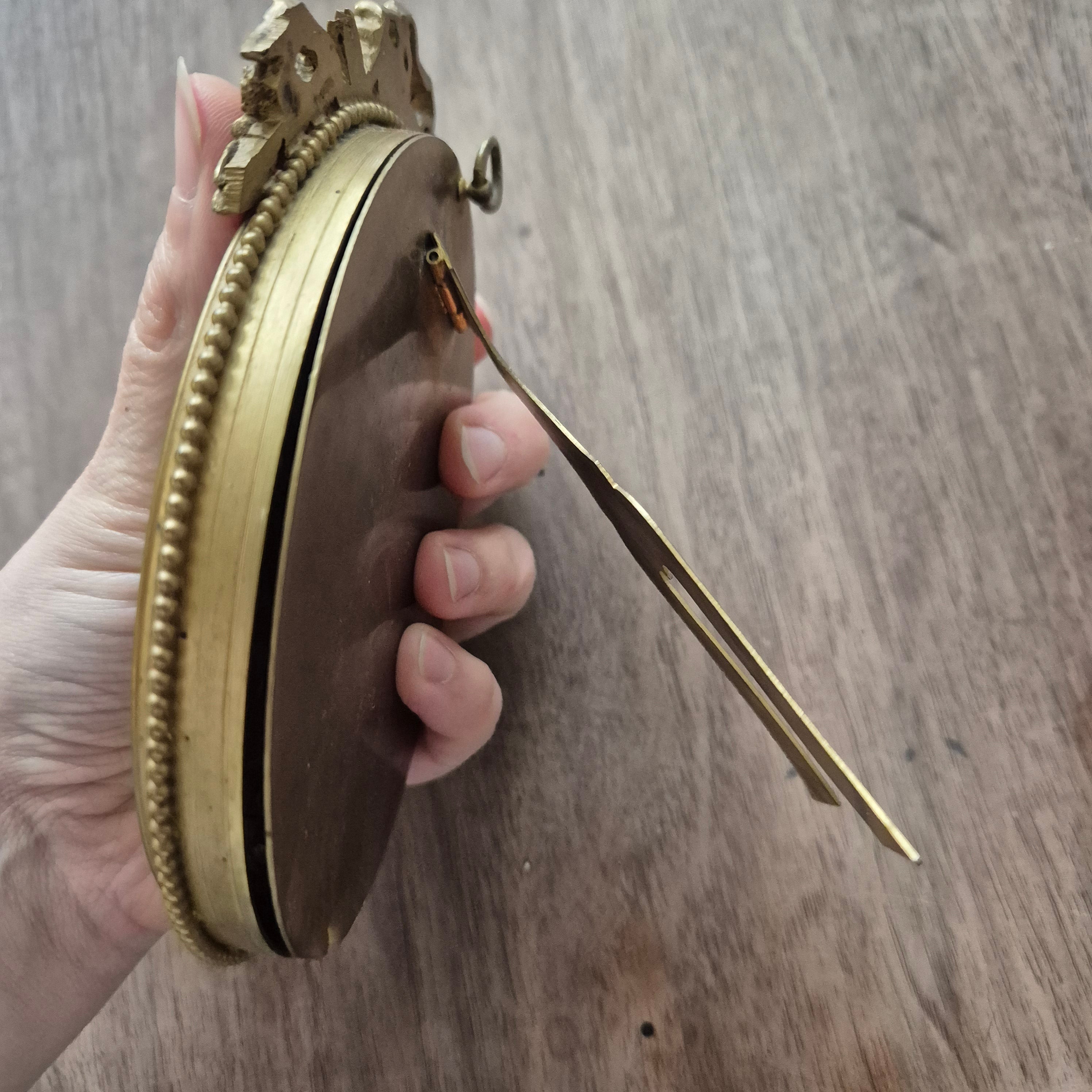 Antike viktorianische Miniaturmalerei / Lupenmalerei Porträt auf Porzellan / Leder in Messing gerahmt