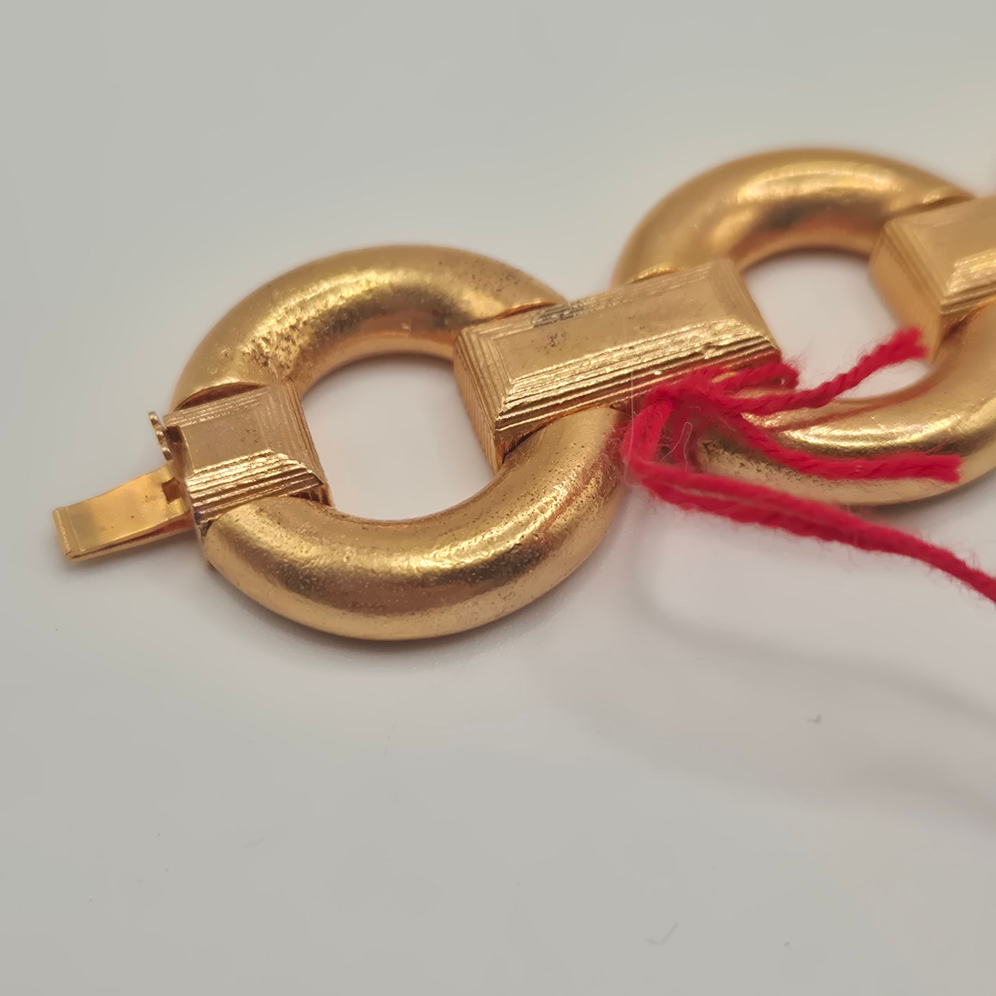 Goldenes Vintage Armband massiv Metall Statement 80er Jahre