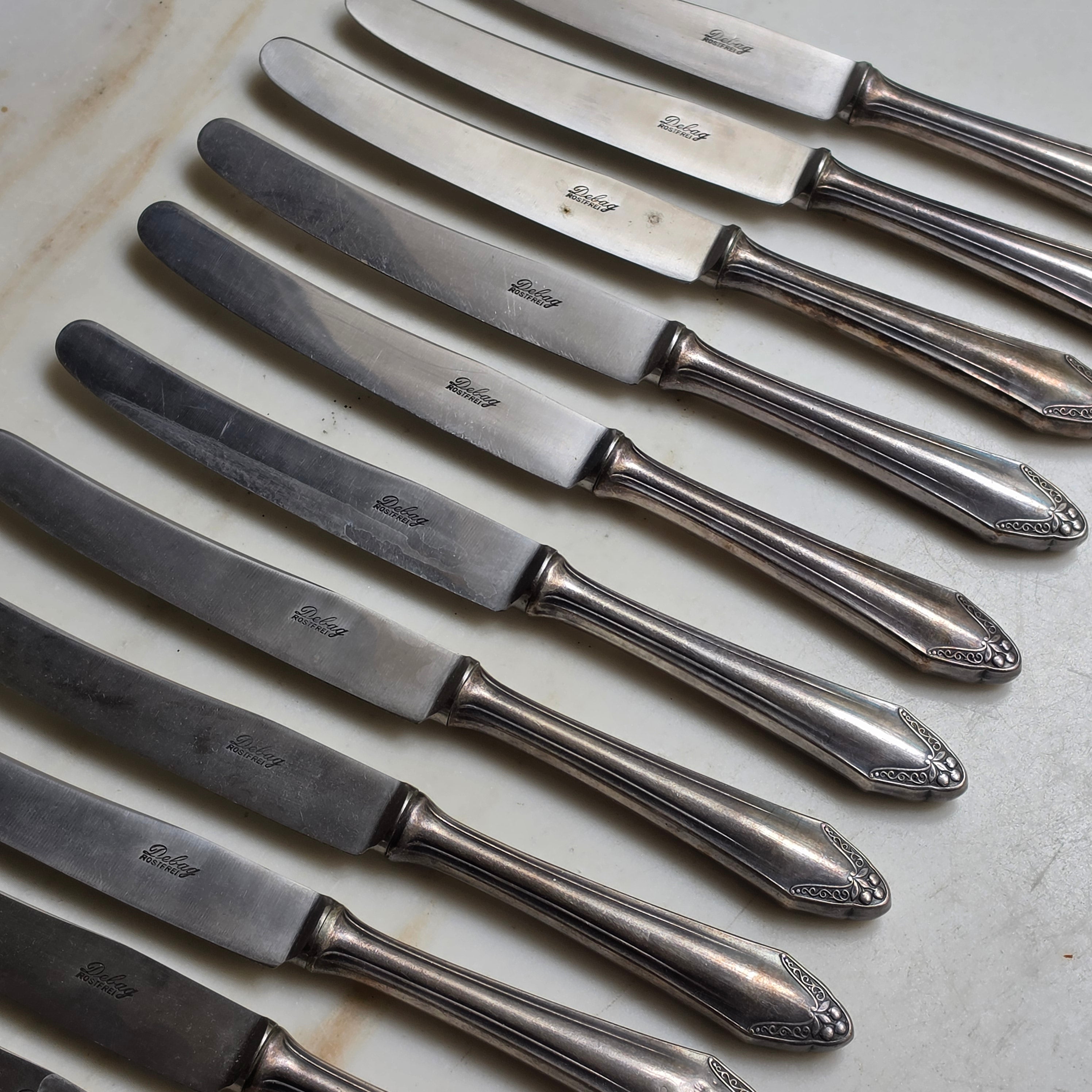 11x Antike Debag Rostfrei Messer sehr lang 40er Jahre versilbert 90 - zum aufpolieren!