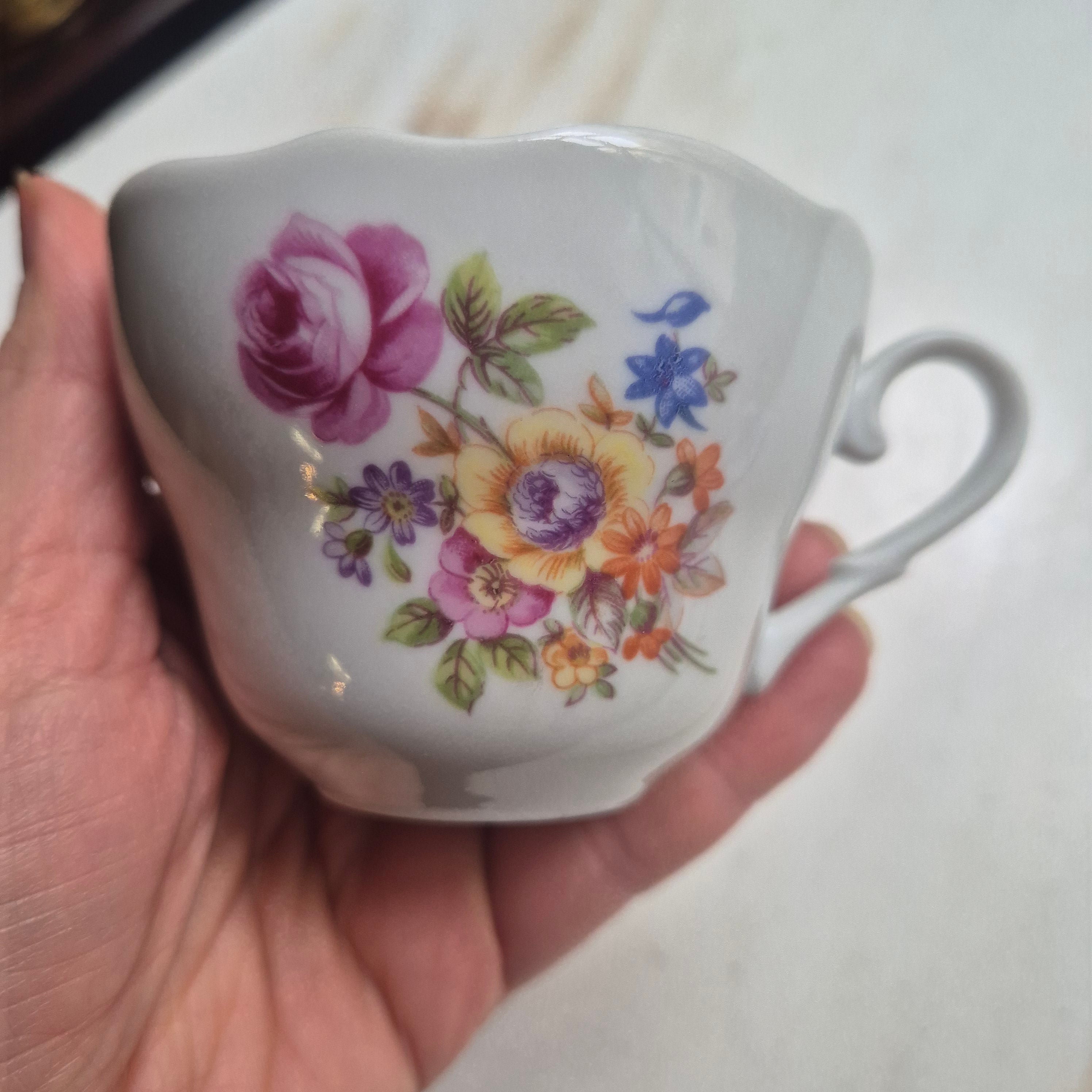 Vintage Kaffee- Teetasse von Kahla Blumendekor
