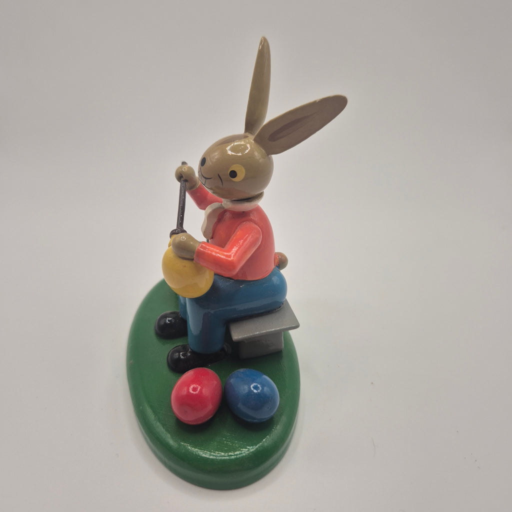 Charmante Erzgebirge-Stil Osterhasen-Figur aus Holz – Liebevoll Handbemalt