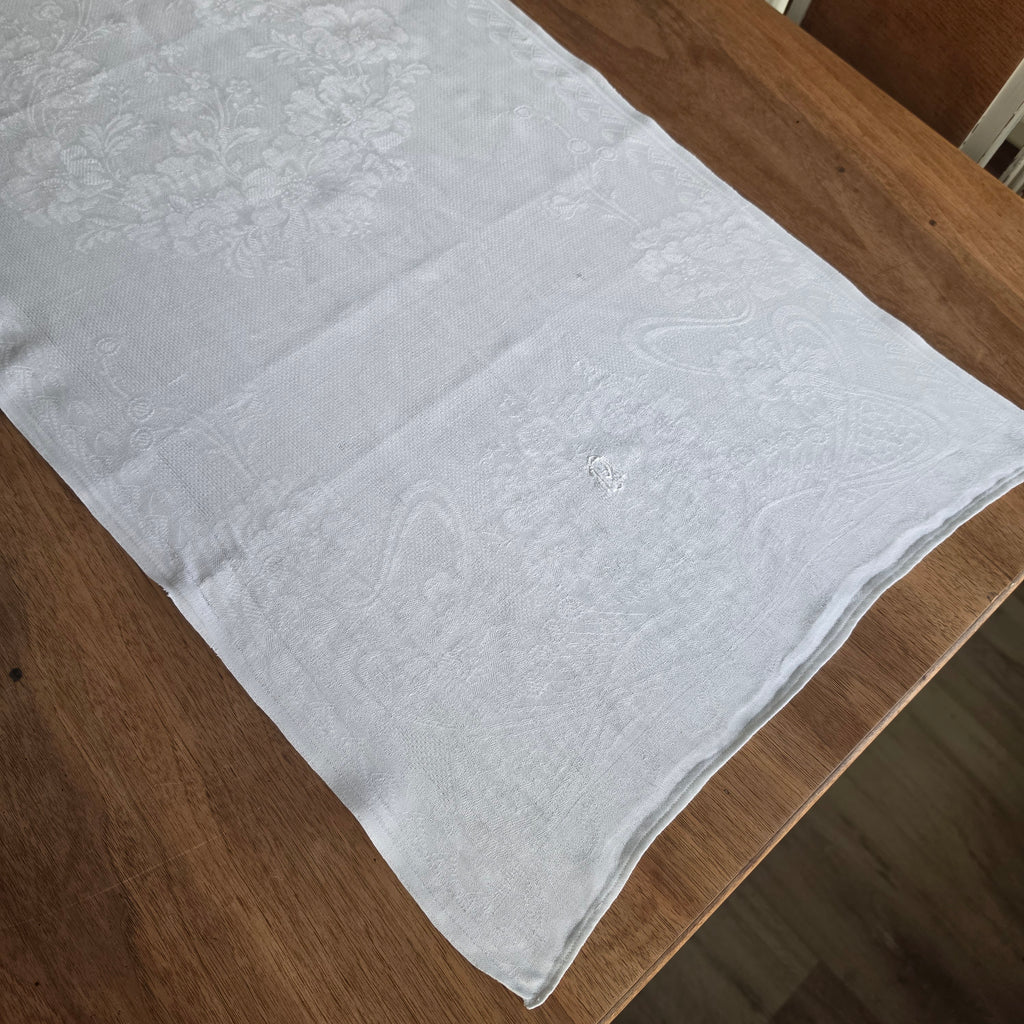Elegantes Jacquard-Geschirrtuch mit floralem Muster & Monogramm – Vintage-Charme für deine Küche - 47x102cm