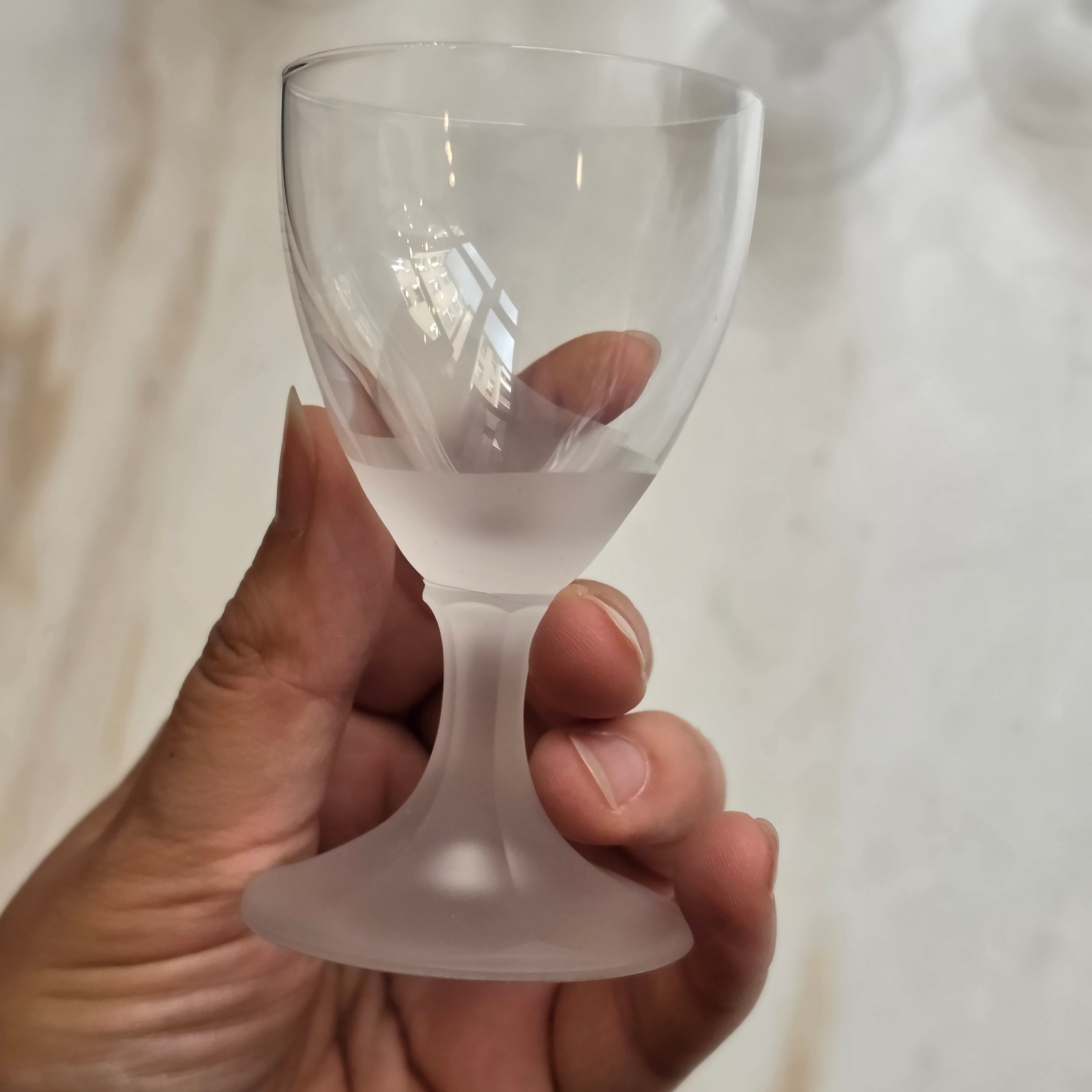 6x elegante, kleine satinierte Likörgläser - Schnapsgläser