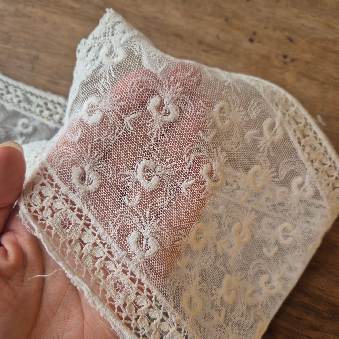 1x Antike handgemachte Spitze Borte Stickerei 16x78cm Zierdeckchen