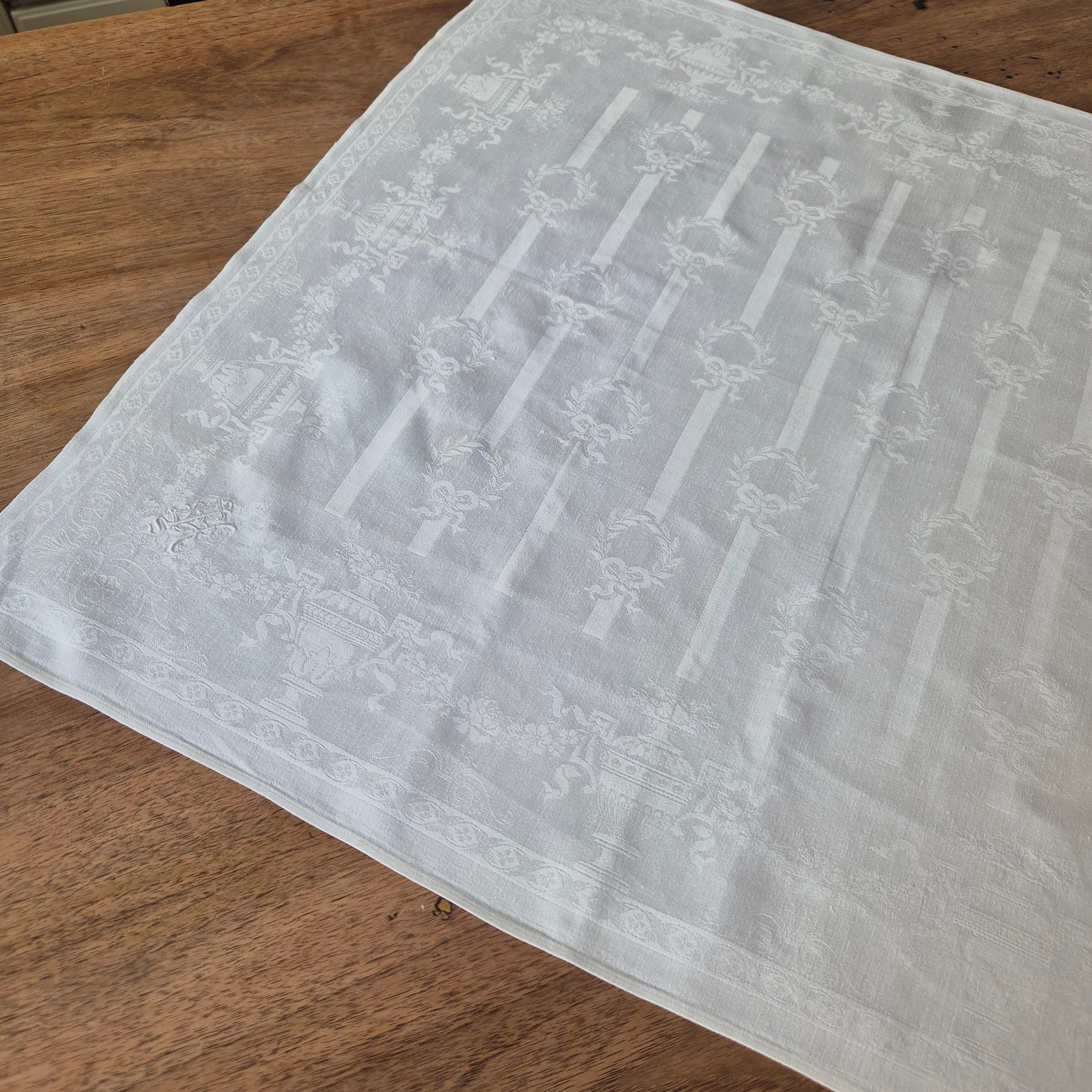 Antike Jugendstil Serviette oder Mitteldecke mit Monogramm E.H