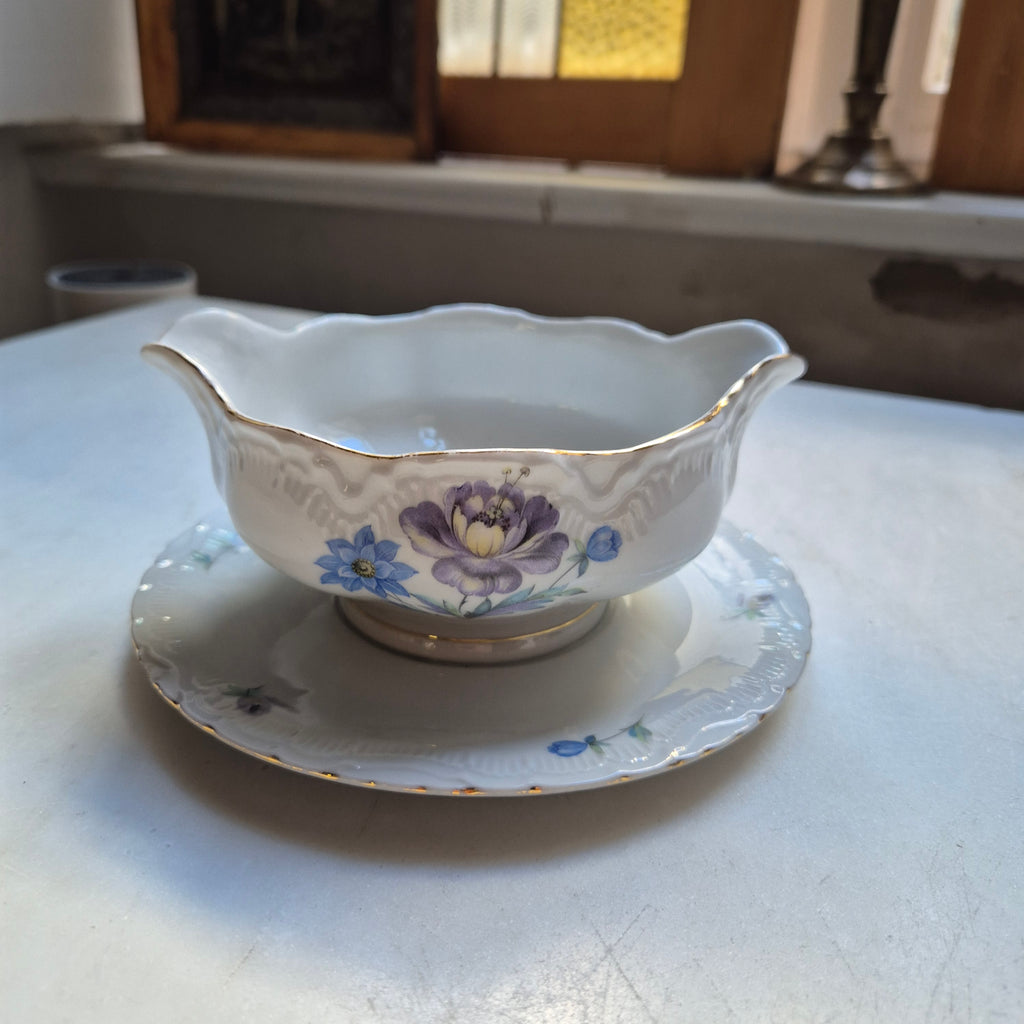 Antike Porzellan Sauciere weiß mit Blumendekor Thun (minimal beschädigt)