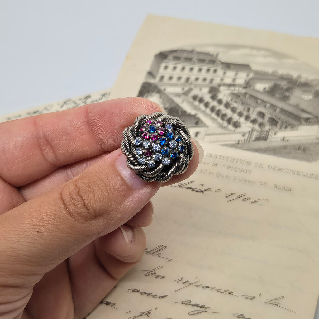 Feine kleine 50er Jahre Brosche Silber Kranz mit Blumen und Farbigen Strasssteinen