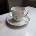 Vintage Keramik Tassen-Set mit floralem Muster & geschwungenem Rand