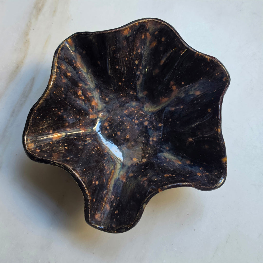Handgefertigte Keramikschale „Cosmic Bloom“ – Unikat mit Effektglasur