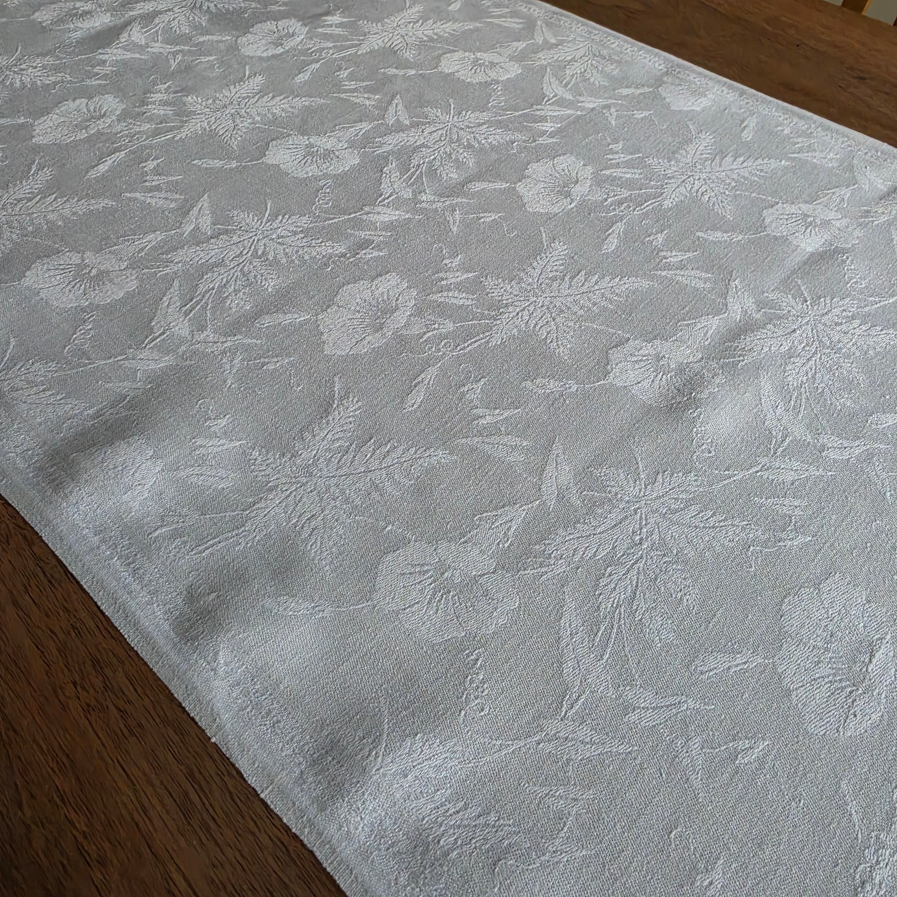 Edler Vintage Damast-Tischläufer - Tischdecke mit rotem Monogramm „S.C.“ - Weiß - 50x125cm