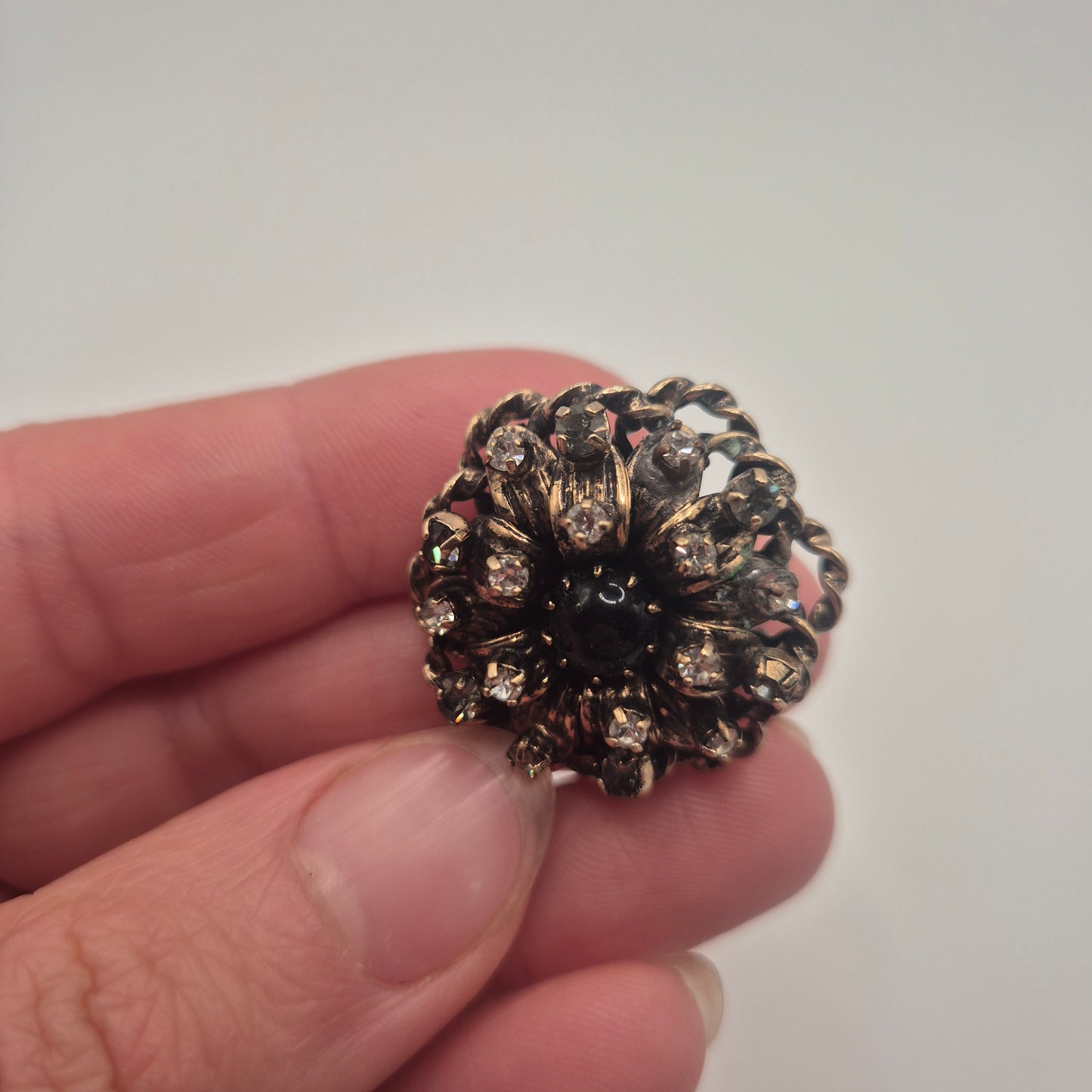 Prachtvoller Vintage-Metallknopf – Barock-Stil mit Onyx-Optik & Strass