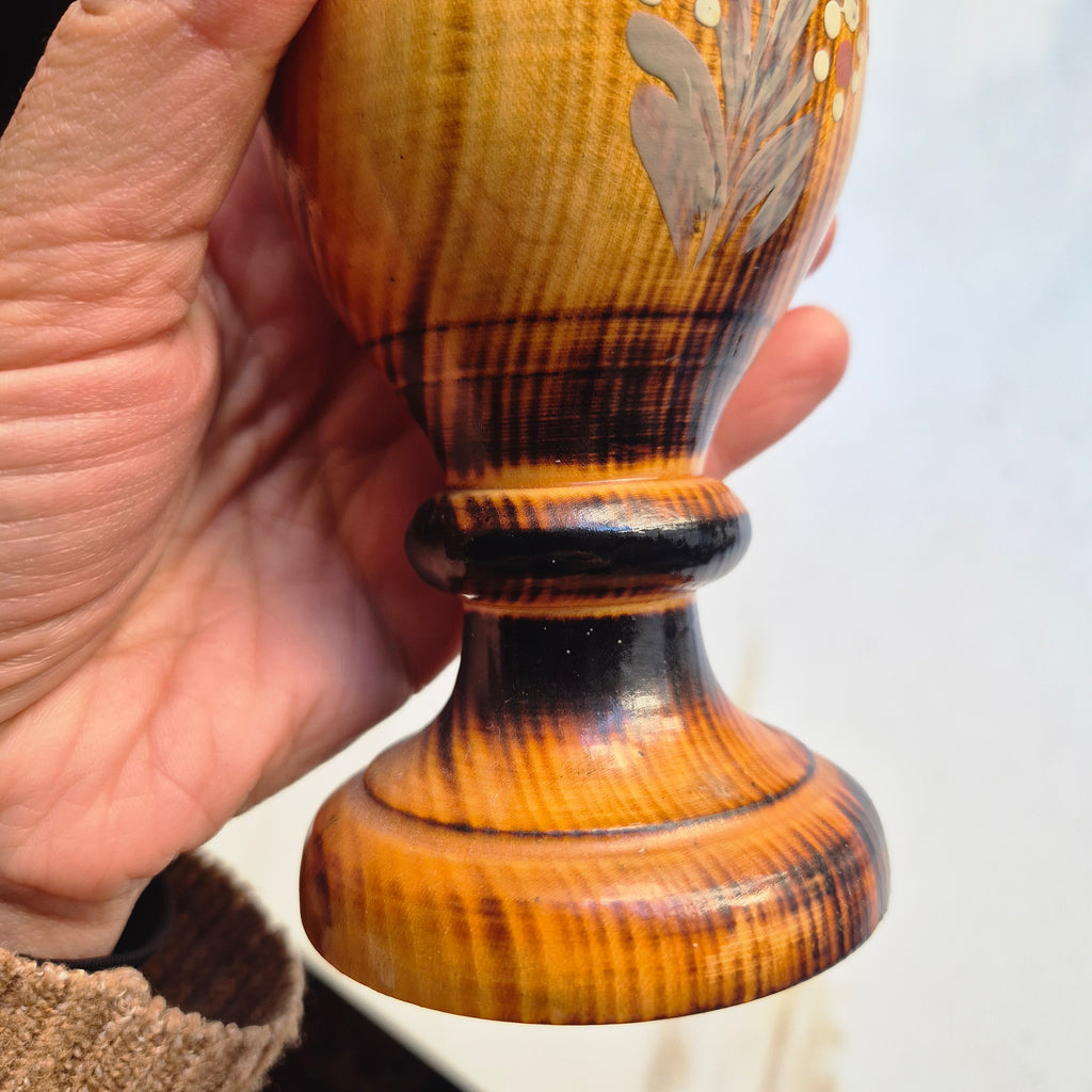 Handbemalter Kerzenständer aus Holz im rustikalen Design