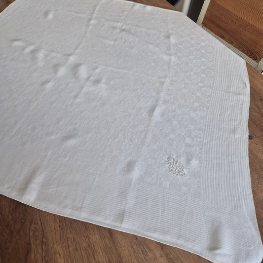Antike Jugendstil Mitteldecke Tischdecke weiß 89x87cm Monogramm J.B. Damast Stockflecken