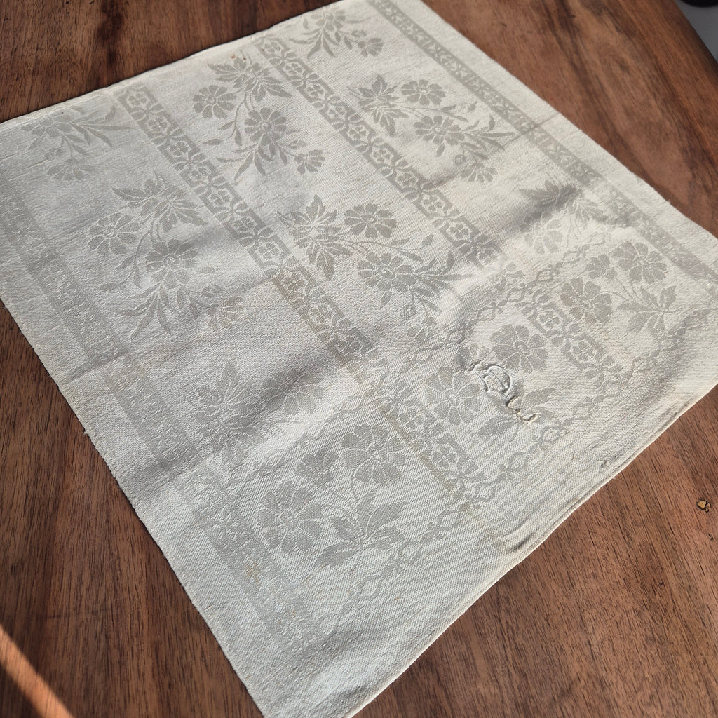 Antikes kleines Jugendstil Damast Küchen-&Geschirrtuch Monogramm F.D.E beige