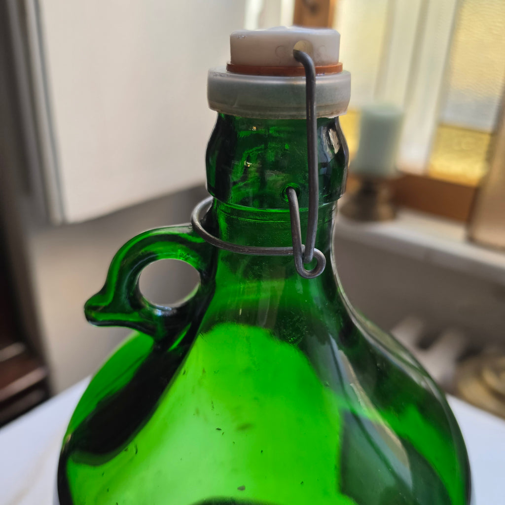 Große Vintage Demijohn Weinflasche „La Strada Chianti“ (5L) – Grünes Glas mit Bügelverschluss & Bastfuß