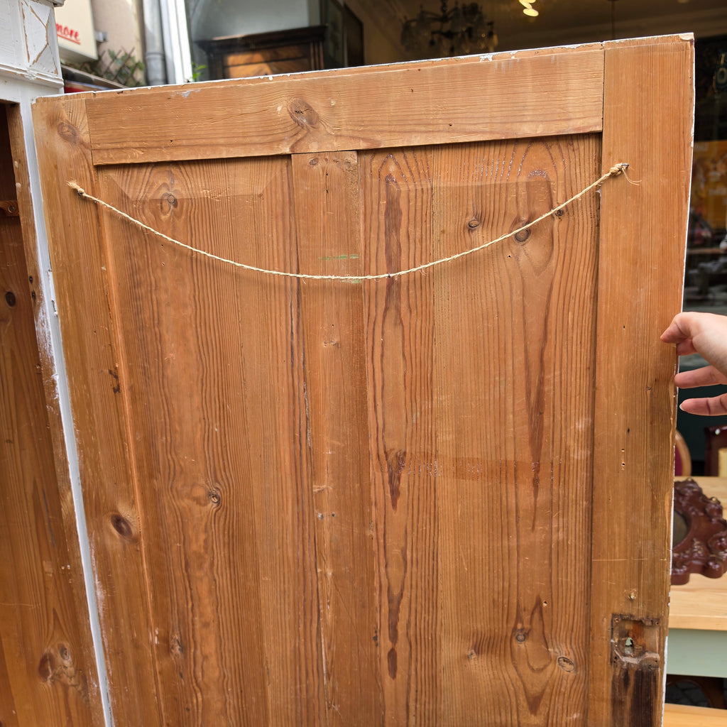 Abgeschliffener Jugendstil Holz Schrank Kleiderschrank AntikAntiker Holzschrank im Vintage Shabby-Chic Stil – Weiß patina