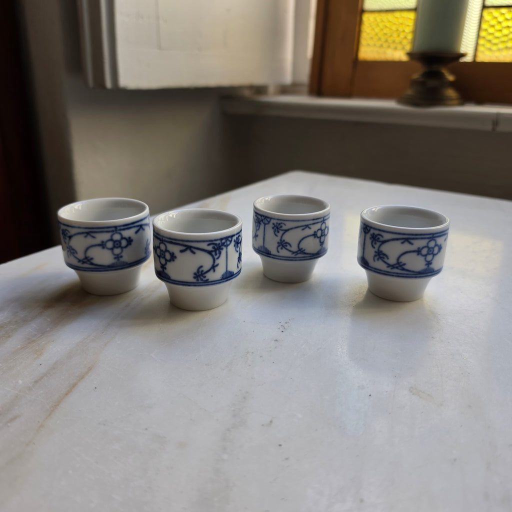 4x Antike Porzellan Eierbecher - Winterling - Strohblume