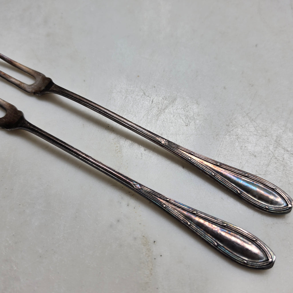 Antikes 2er-Set Aufschnittgabeln - Zitronengabeln – Versilbert mit feiner Patina