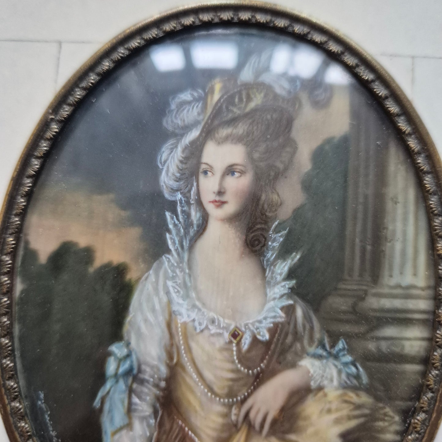 Antike viktorianische Miniaturmalerei / Lupenmalerei Porträt auf Bein / Porzellan Messing gerahmt