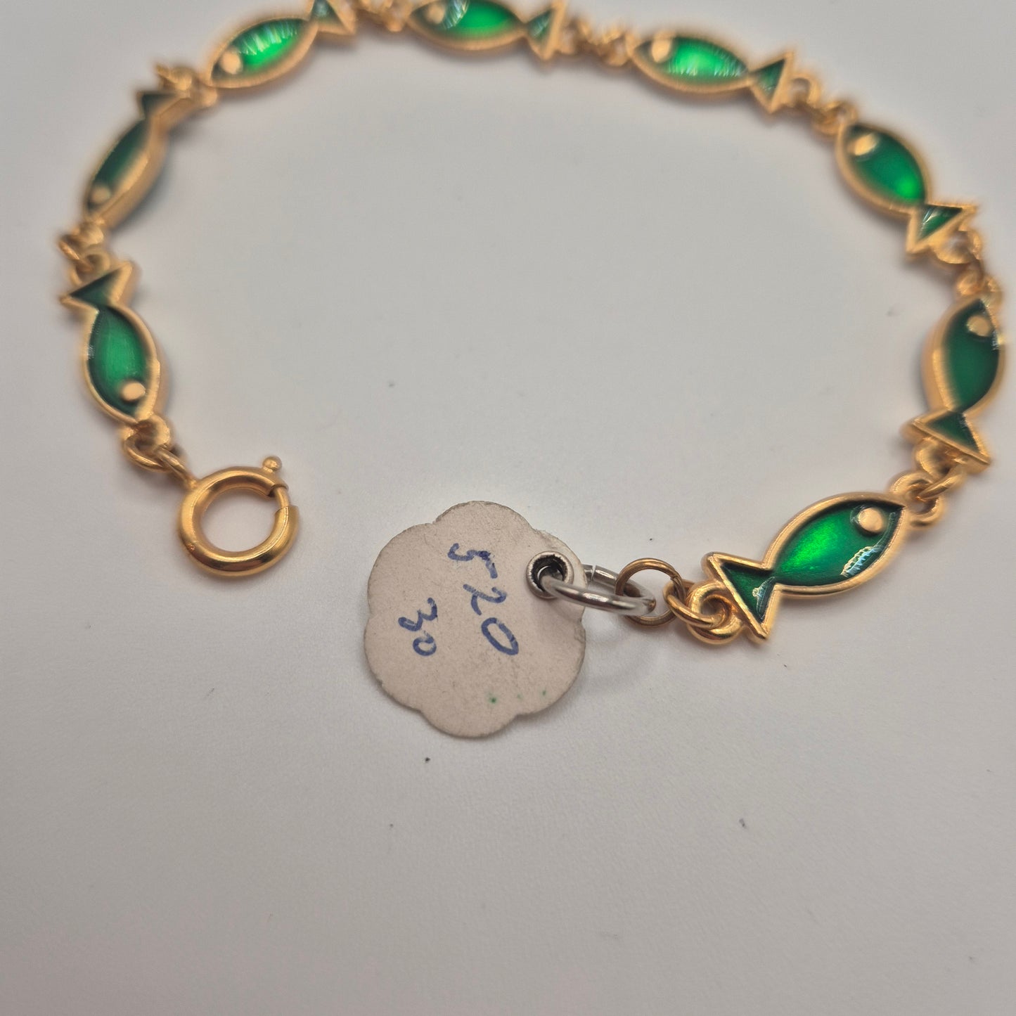 Goldenes Vintage Armband mit grünen Emaille-Fischen 70er Jahre